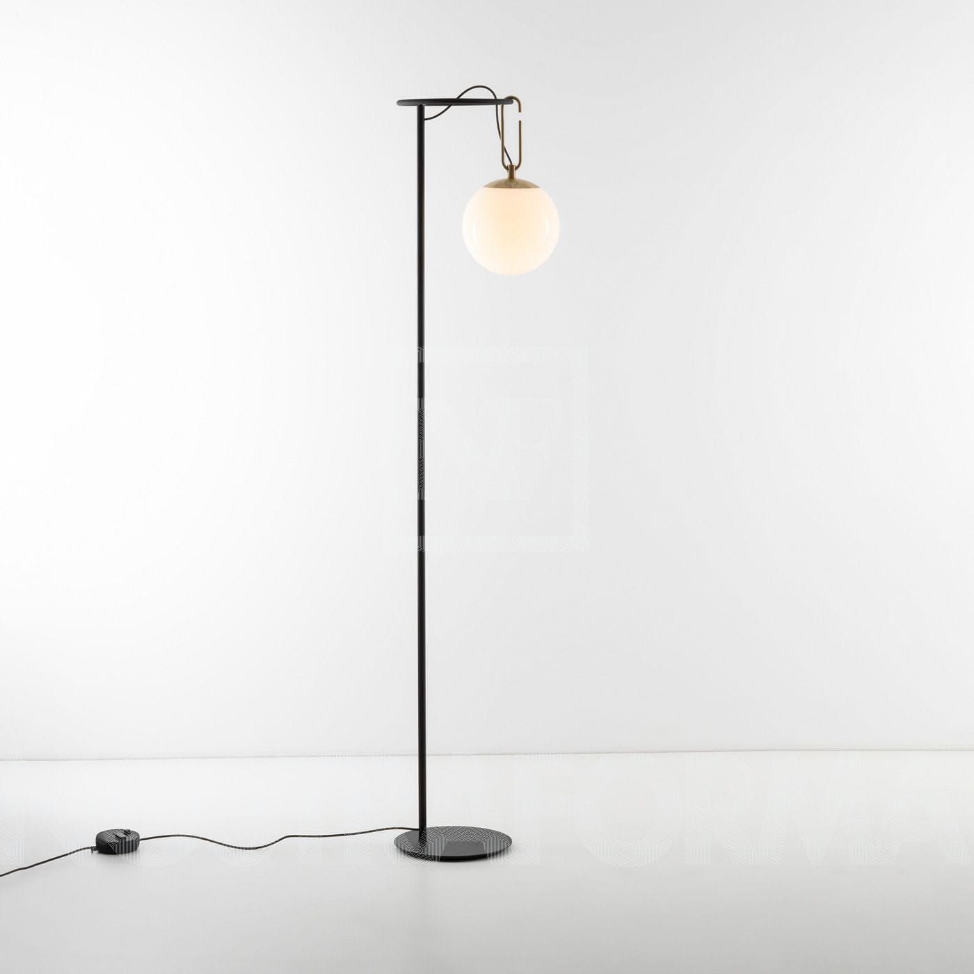 Artemide nh 22 FLOOR - nero diffusore bianco corpo ottone