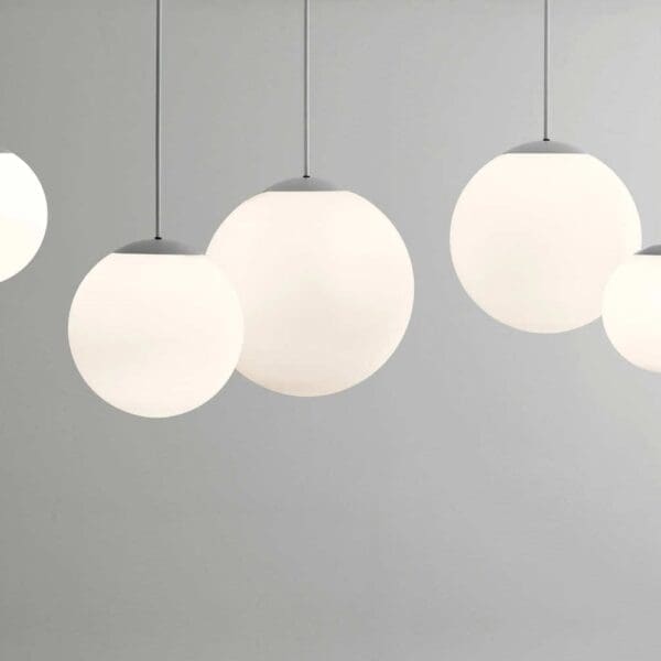 Modoluce MULTIBALL composizione tipo2(1pz d.30 h.51-1 pz d.35 h.76-1pz d.45 h.76-1pz d.40 h.61-1pz d.25 h.66-4 raccordi) – bianco con diffusori in PMMA