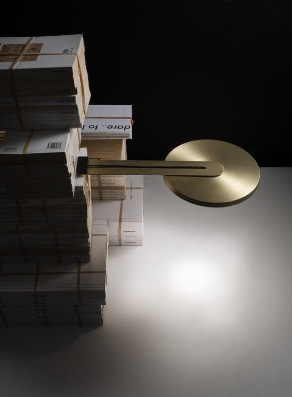 Vesoi tra ilibri 40-ap led disco on off ottone grezzo bianco