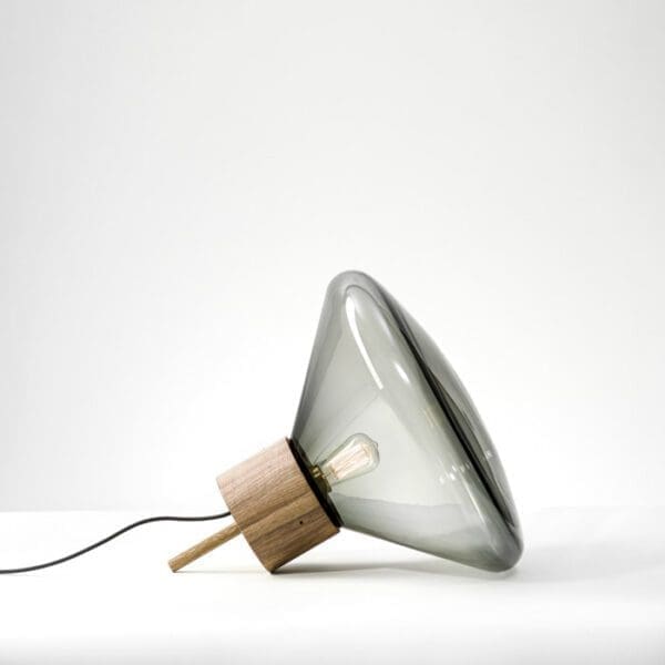 BROKIS MUFFINS wood 03A - tavolo - vetro grigio fumo - base quercia europea