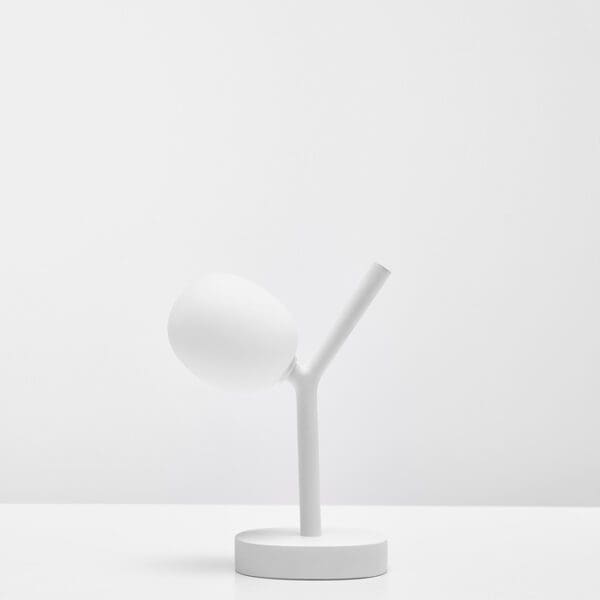 BROKIS IVY BATTERY PC1233 - tavolo - vetro opalino triplex - struttura bianco opaco - outdoor