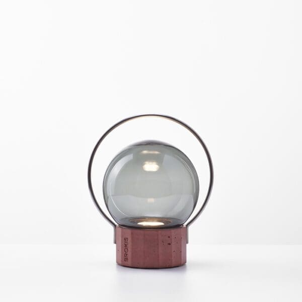 BROKIS SFERA PORTABLE PC1271 piccolo - tavolo - vetro grigio fumé trasparente - base in cemento terracotta e corpo nero opaco - outdoor