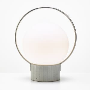 BROKIS SFERA PORTABLE PC1273 grande - tavolo - vetro triplex opalino trasparente - base in cemento naturale e corpo acciaio inossidabile spazzolato - outdoor