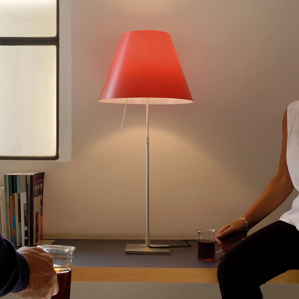 Luceplan COSTANZA D13 tavolo stelo telescopico dimmer sensoriale - corpo ottone e paralume rosa mistico - immagine 2