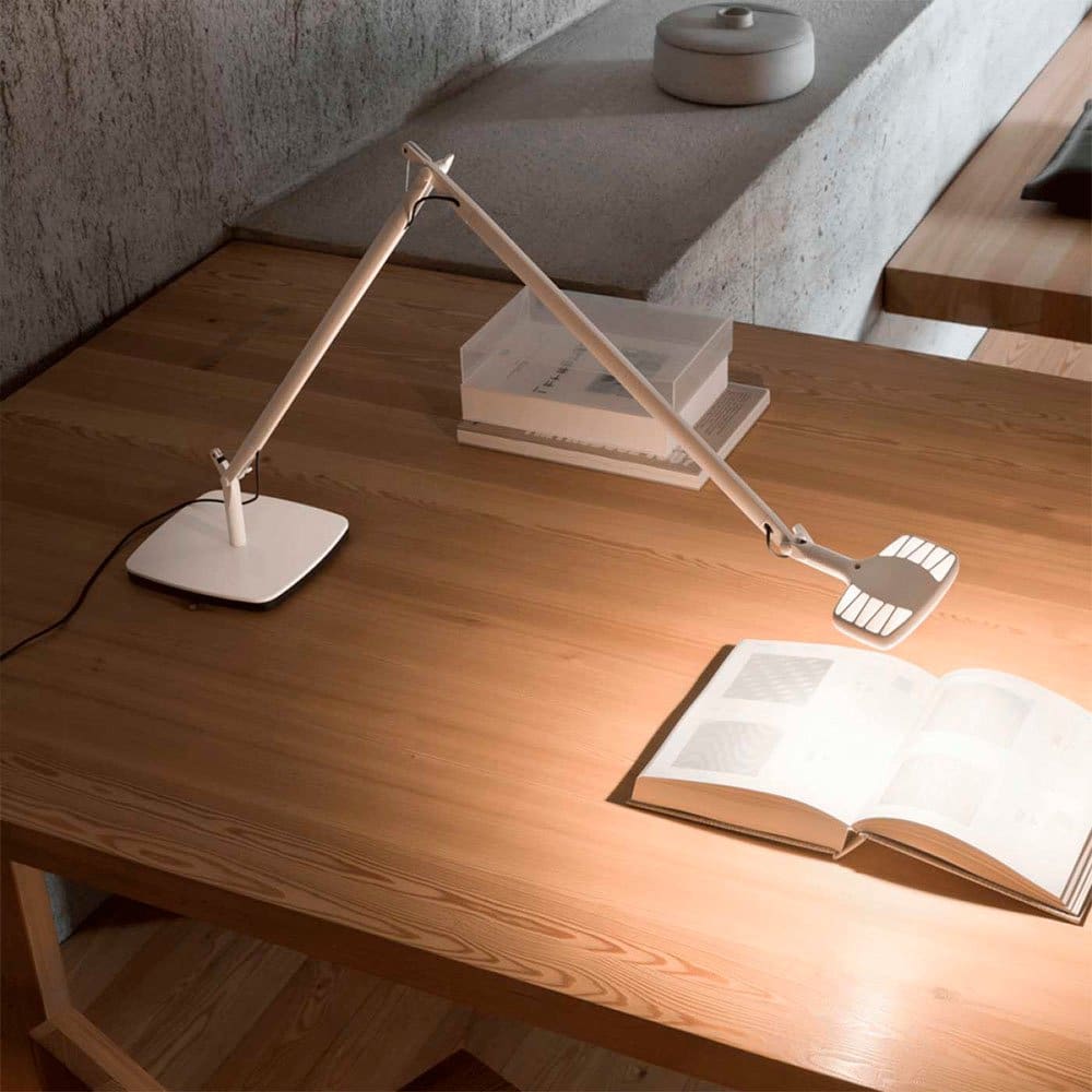 Luceplan OTTO WATT table white base - soft-touch black - Image 2