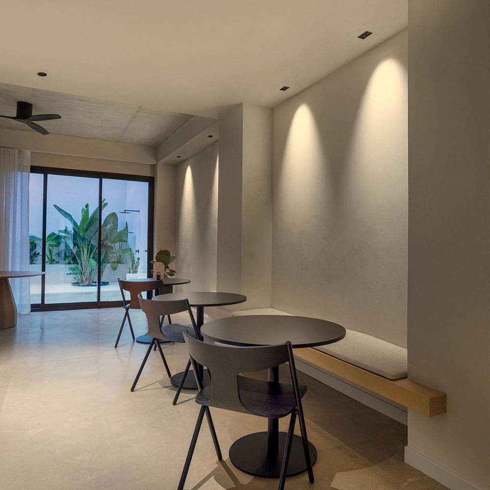 Arkoslight BLACK FOSTER Asymmetric Recessed 2 DIM DALI - 2700K - black and white - Image 2